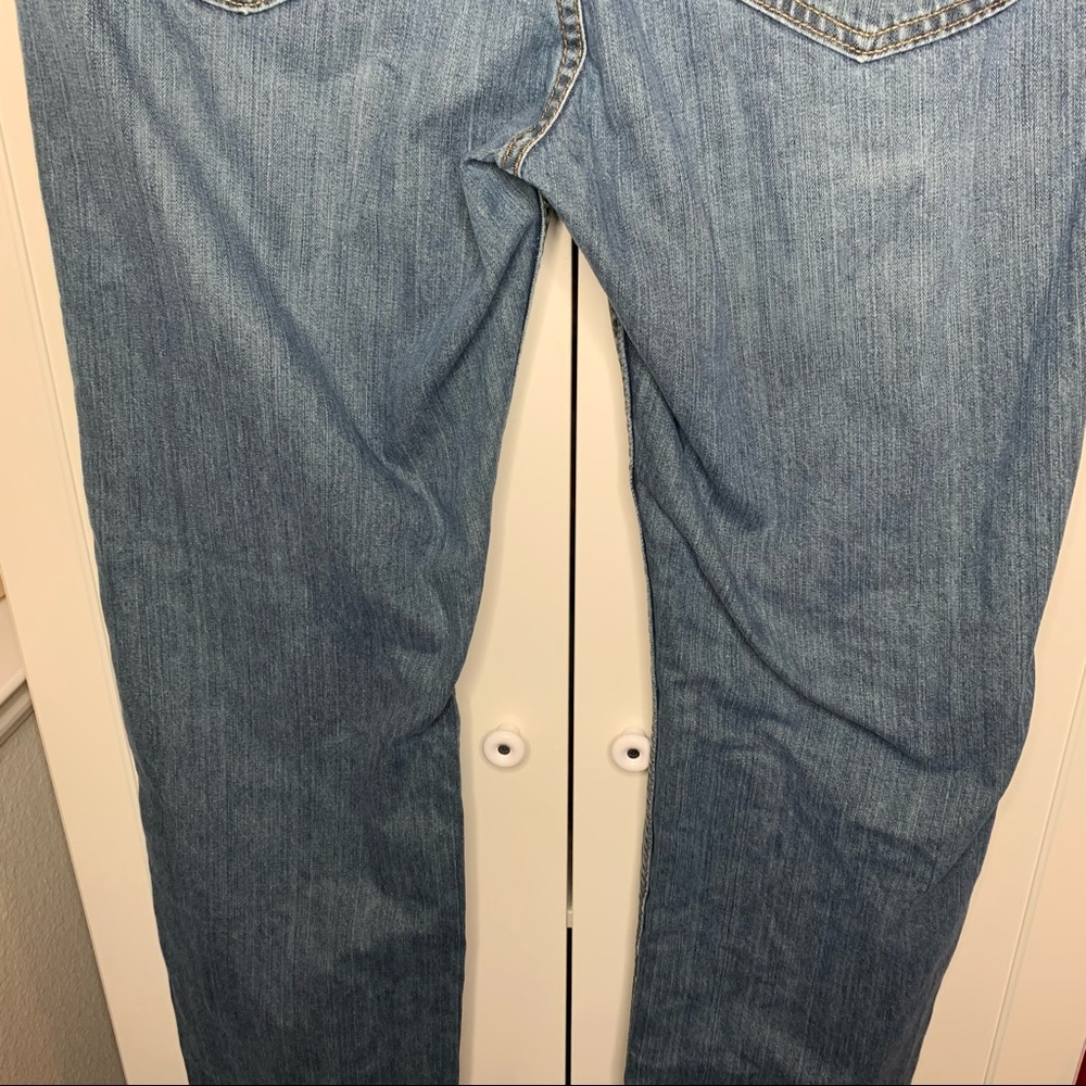 Men’s 559 Straight Leg Levi’s Jeans - Picture 9 of 13
